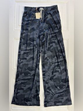 Fornia Los Angeles NWT Women’s Sz S Gray Camo Wide Leg Yoga Pants